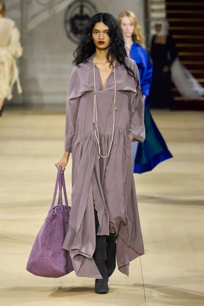 Look 29